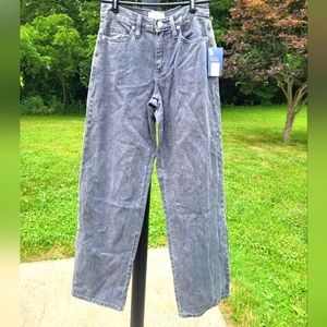 #0092NWT Universal Threads Relaxed Wide Leg Jean sz 00/24R